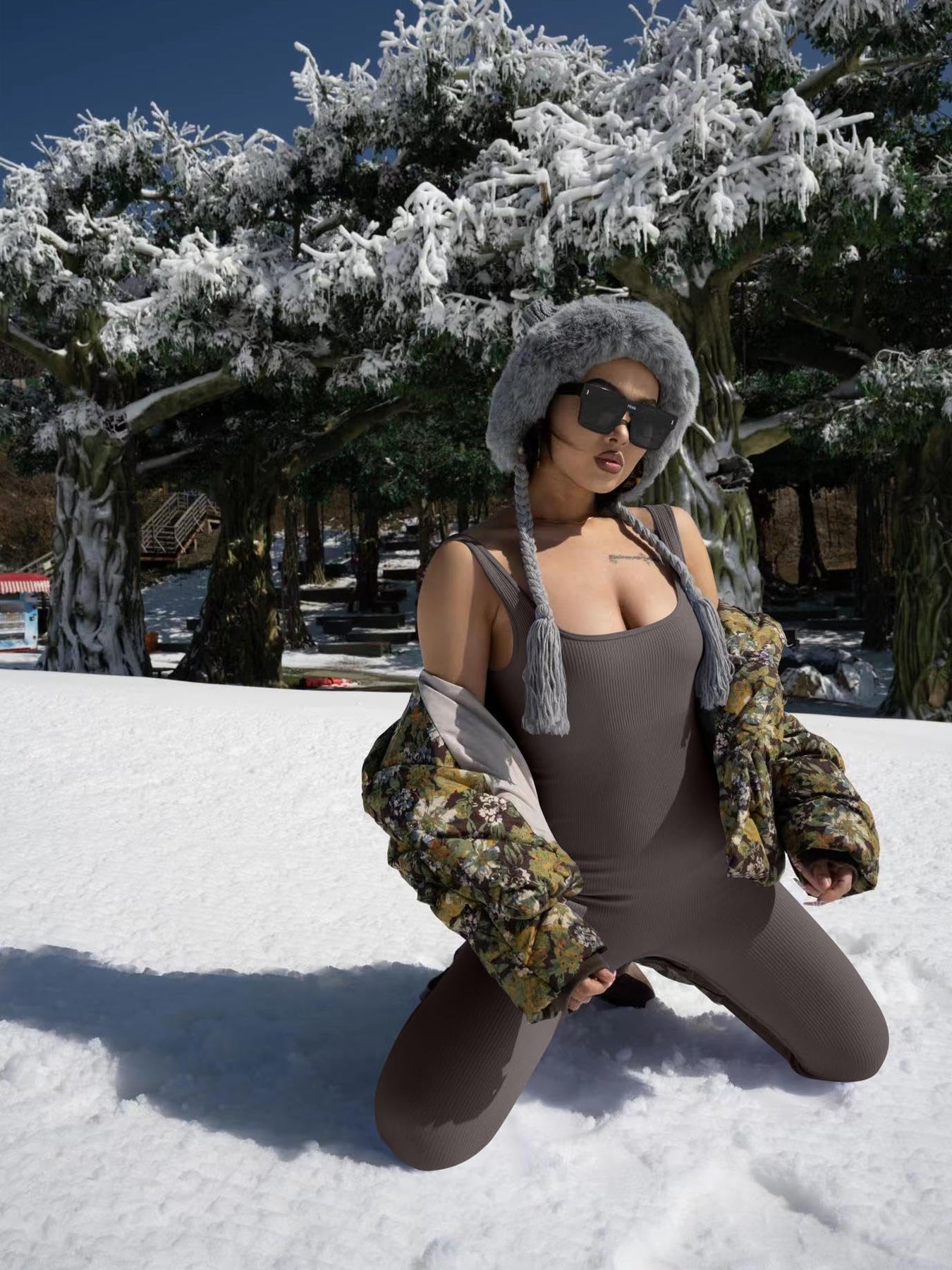 Bezszwowy prążkowany kombinezon - damski - elastyczny - dopasowany