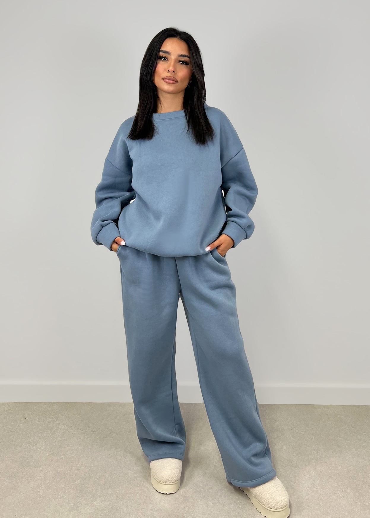 Sie - Modny dres dla kobiet - Komplet sportowy