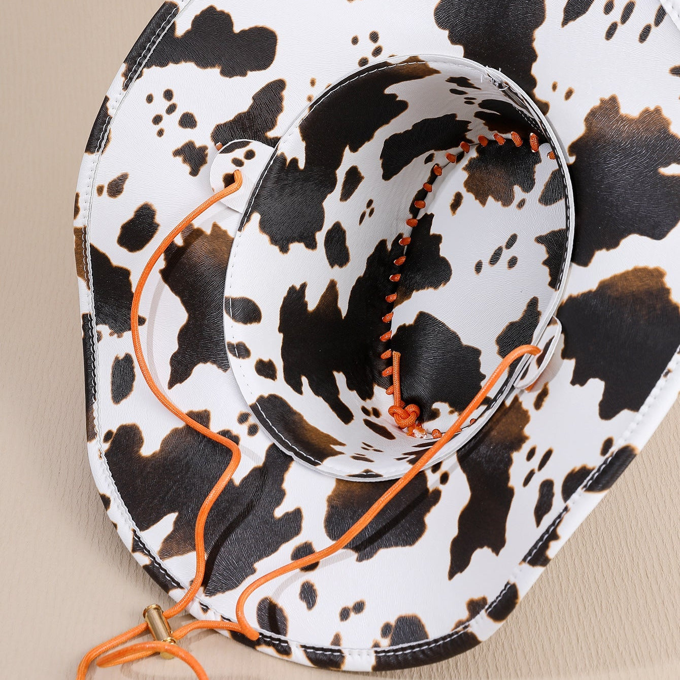 Damski kapelusz kowbojski z kreatywnym nadrukiem i dekoracyjnym - vivano - warszawa