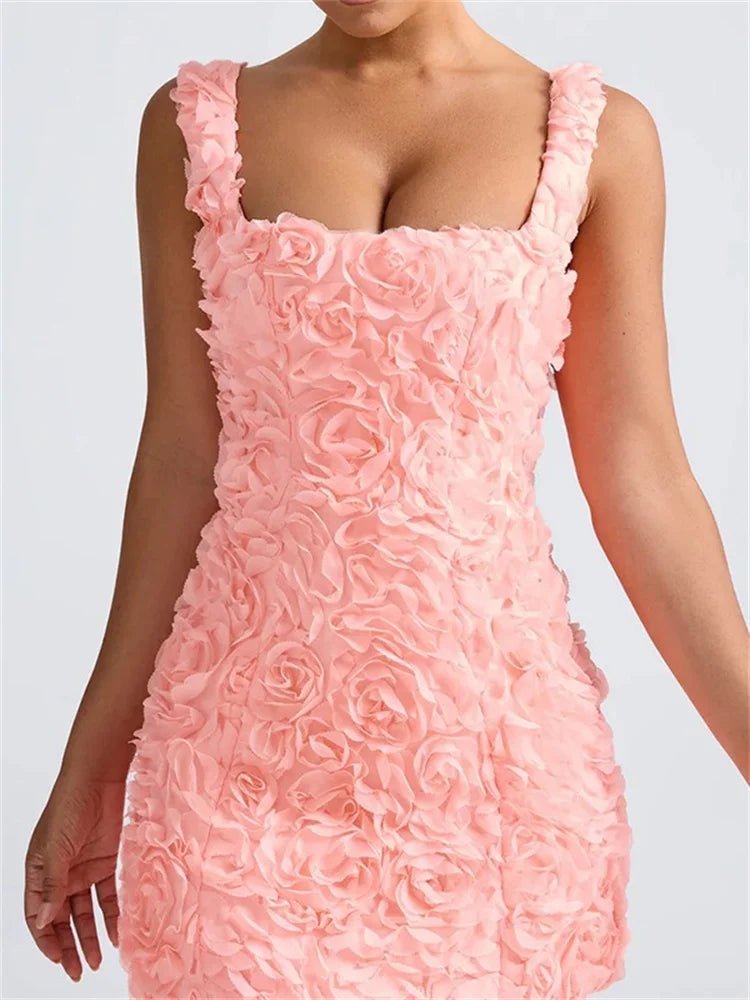 Krótka sukienka z trójwymiarowymi kwiatami i sznurowaniem z tyłu - vivano - warszawa