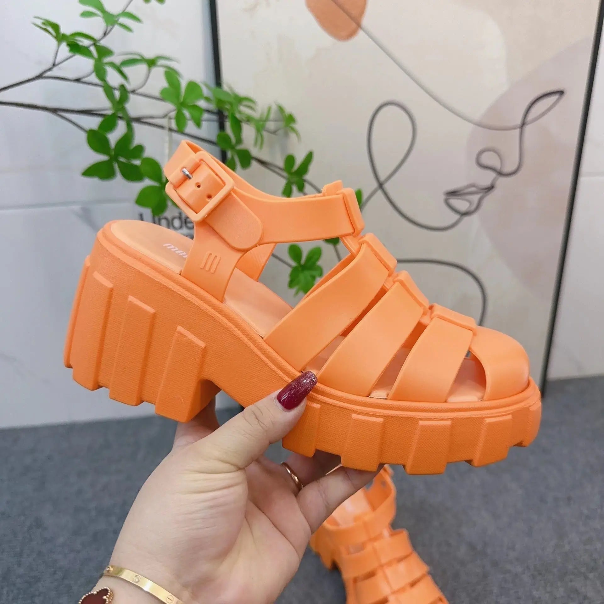 Solidna Platforma - Zamknięty Przód - Komfort i Styl - vivano - warszawa