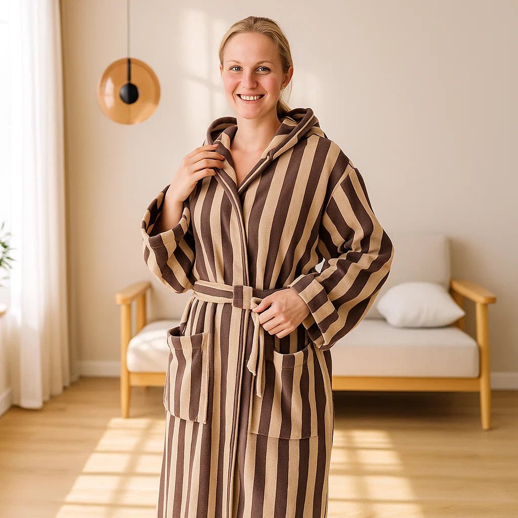 VeluLuxe – Jedwabisty Szlafrok o Hotelowej Atyrze dla Najwyższego Relaksu