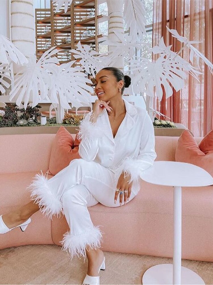 Sianna - Elegancki dwuczęściowy zestaw z piórami - dla kobiet