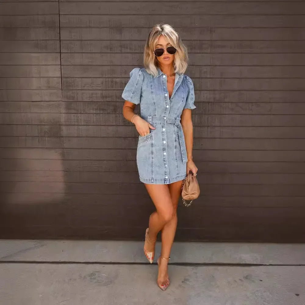 Dżinsowa sukienka mini z krótkim rękawem i guzikami - vivano - warszawa